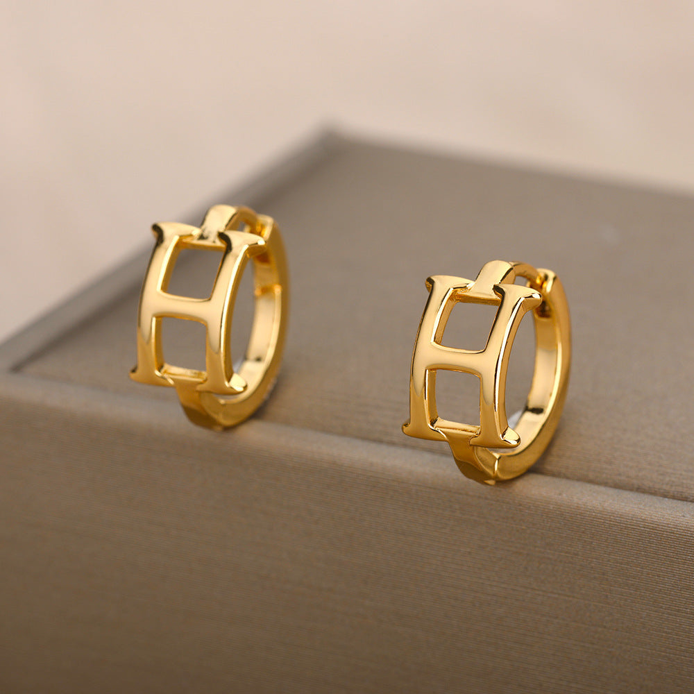 Initiale Stud Collection